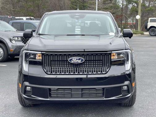 SHADOW BLACK 2026 Ford Maverick Lobo