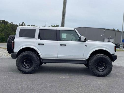 OXFORD WHITE 2026 Ford Bronco Outer Banks