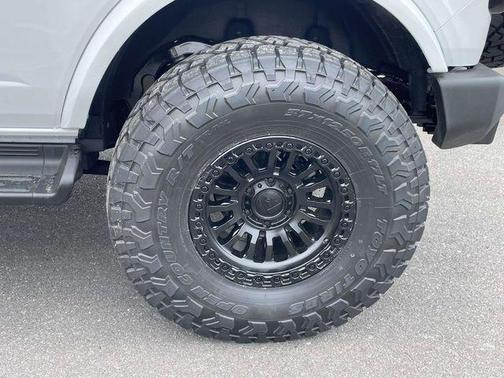 OXFORD WHITE 2026 Ford Bronco Outer Banks