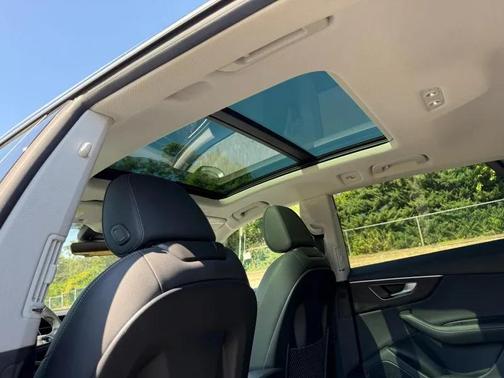 2023 Audi Q8 55 Premium Plus