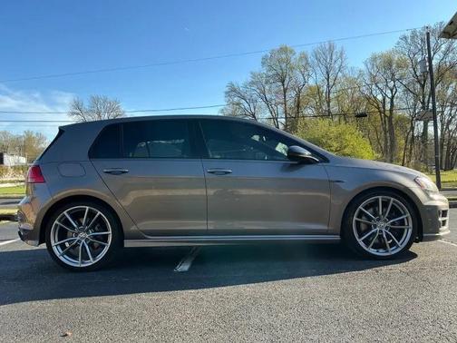 2017 Volkswagen Golf R 2.0T DSG