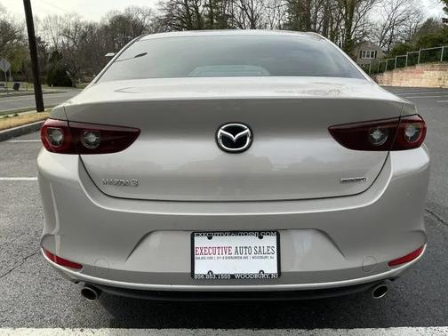 Platinum Quartz Metallic 2024 Mazda Mazda3 2.5 S Select Sport
