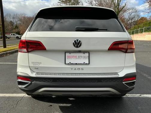 2024 Volkswagen Taos SE FWD