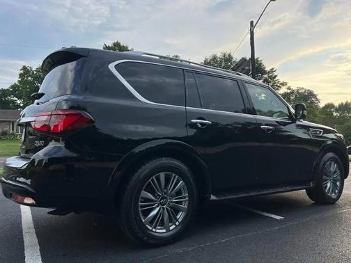 2021 INFINITI QX80 Luxe