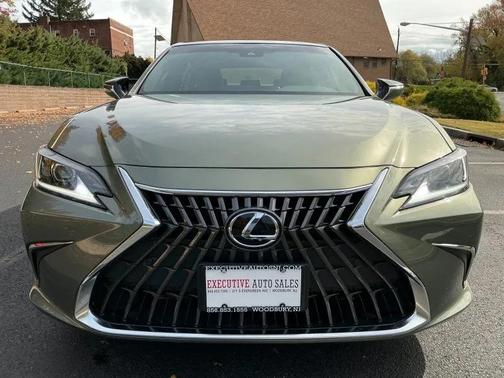 2022 Lexus ES 350 Base