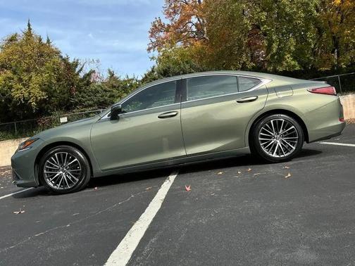 2022 Lexus ES 350 Base