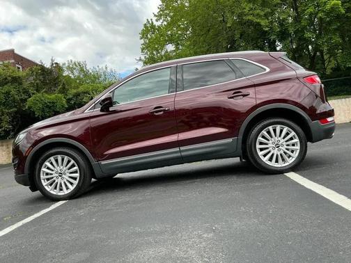 Burgundy Velvet Metallic Tinted Clearcoat 2019 Lincoln MKC Standard