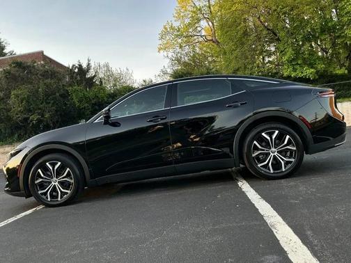 Black 2024 Toyota Crown Limited