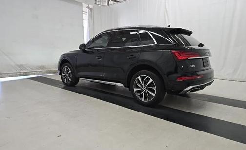 Mythos Black Metallic 2023 Audi Q5 45 S line Premium Plus
