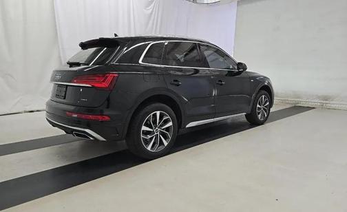 Mythos Black Metallic 2023 Audi Q5 45 S line Premium Plus