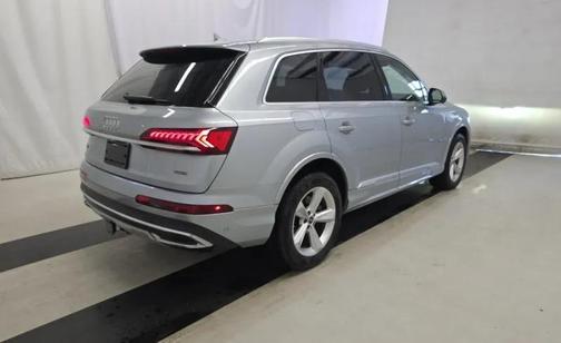 Satellite Silver Metallic 2023 Audi Q7 45 Premium