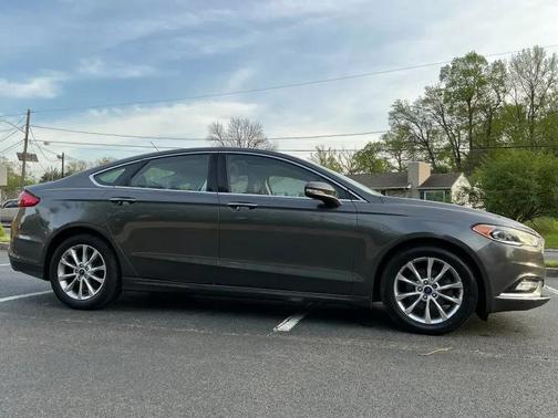 Magnetic 2017 Ford Fusion SE