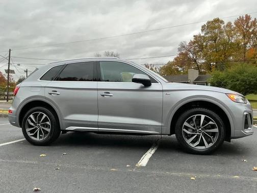 2022 Audi Q5 45 S line Premium Plus