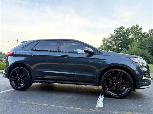 2022 Ford Edge ST