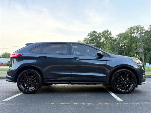 2022 Ford Edge ST
