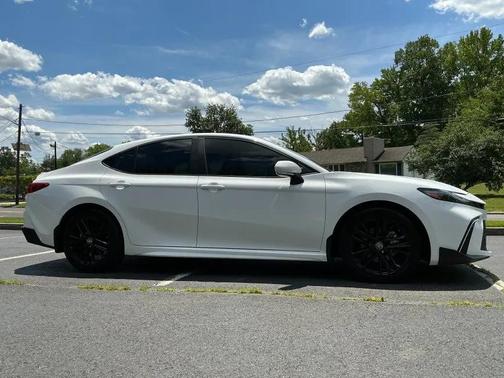 Ice Cap 2025 Toyota Camry SE