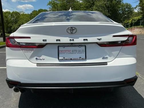 Ice Cap 2025 Toyota Camry SE