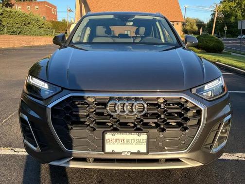 Daytona Gray Pearl Effect 2023 Audi Q5 45 S line Premium Plus