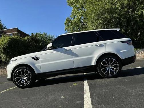 White 2022 Land Rover Range Rover Sport SE
