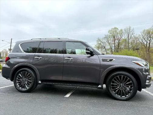 2023 INFINITI QX80 Luxe