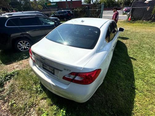 2011 INFINITI M37x Base