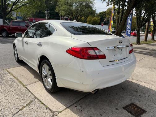 2011 INFINITI M37x Base