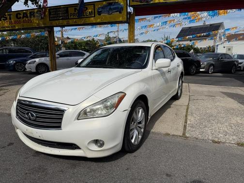 2011 INFINITI M37x Base