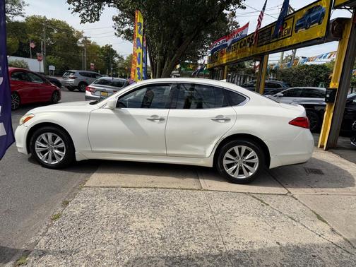 2011 INFINITI M37x Base