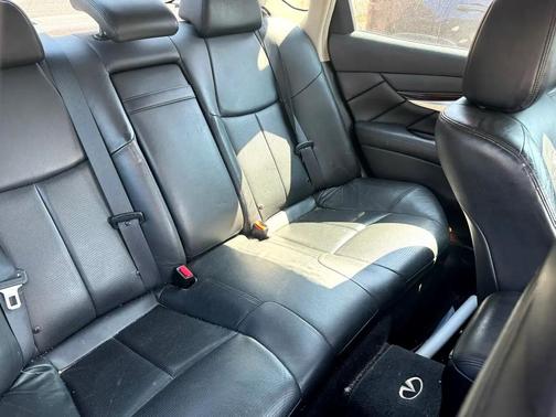 2011 INFINITI M37x Base