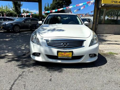 2015 INFINITI Q40 Base