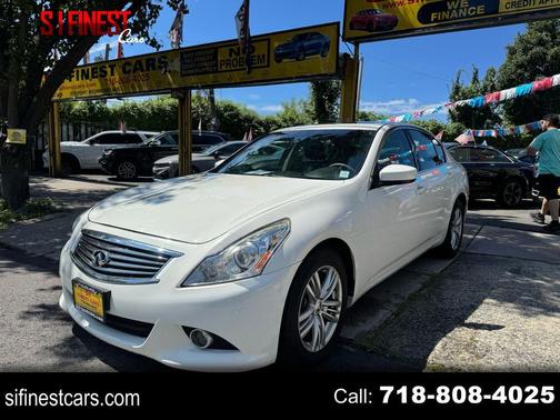 2015 INFINITI Q40 Base