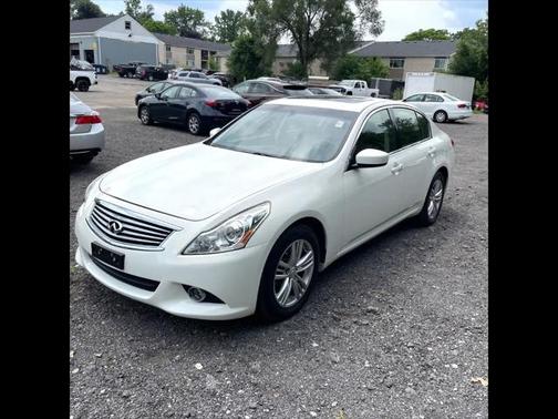 2015 INFINITI Q40 Base