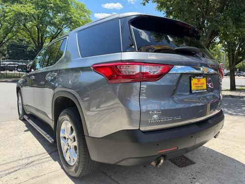 Satin Steel Metallic 2020 Chevrolet Traverse LT Leather