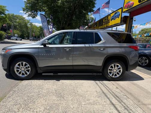 Satin Steel Metallic 2020 Chevrolet Traverse LT Leather