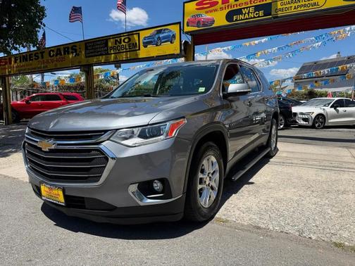 Satin Steel Metallic 2020 Chevrolet Traverse LT Leather