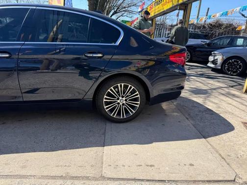Dark Blue 2018 BMW 530 xDrive