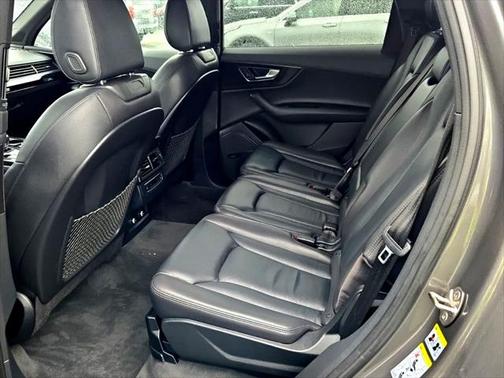 2019 Audi Q7 55 Premium Plus