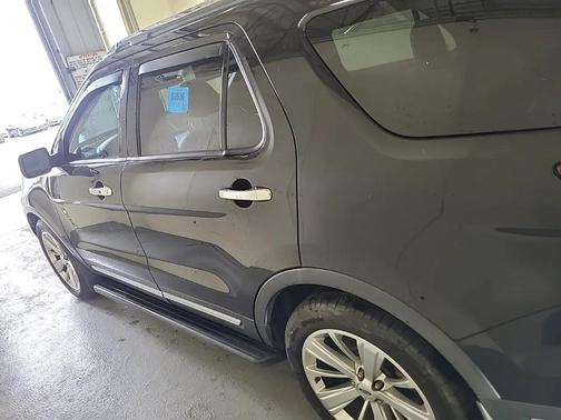 Agate Black Metallic 2019 Ford Explorer Limited