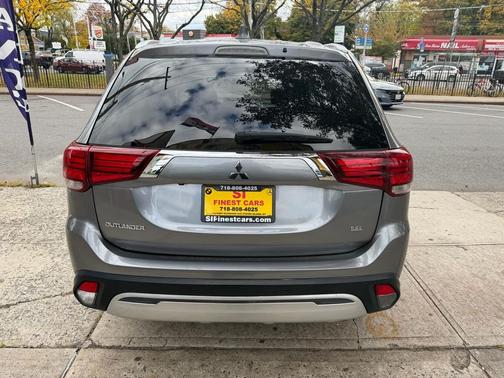 2020 Mitsubishi Outlander SE