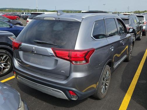 2020 Mitsubishi Outlander SE