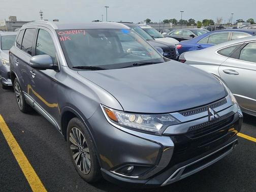 2020 Mitsubishi Outlander SE
