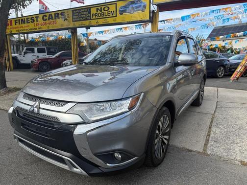 2020 Mitsubishi Outlander SE