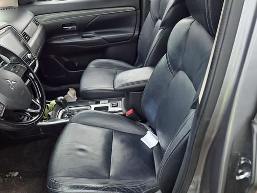 2020 Mitsubishi Outlander SE
