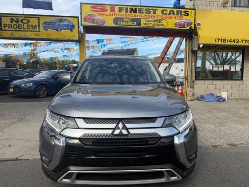 2020 Mitsubishi Outlander SE