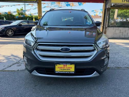 Magnetic Metallic 2018 Ford Escape SE