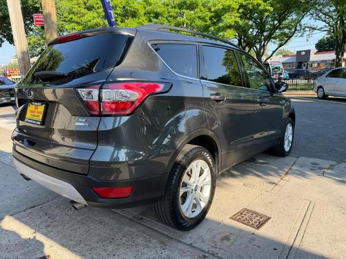 Magnetic Metallic 2018 Ford Escape SE