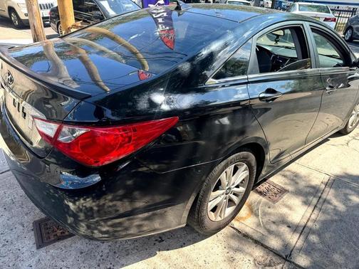 2012 Hyundai SONATA GLS