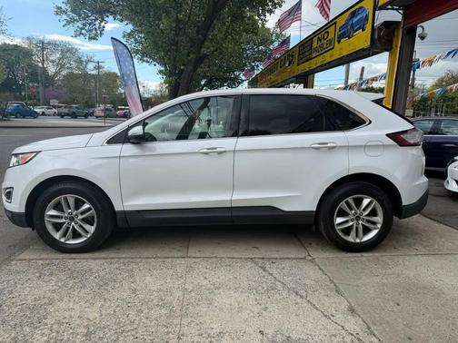 White 2016 Ford Edge SEL