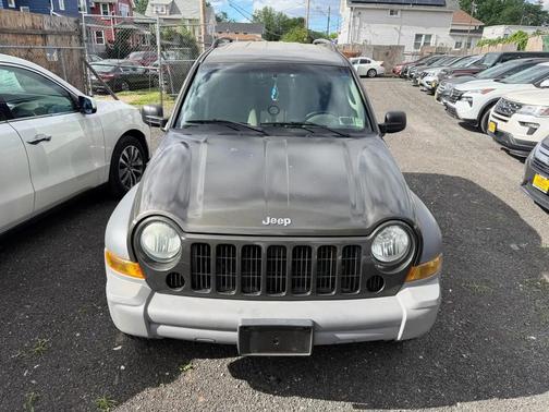 Black Clearcoat 2005 Jeep Liberty Sport