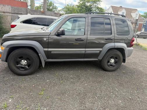 Black Clearcoat 2005 Jeep Liberty Sport